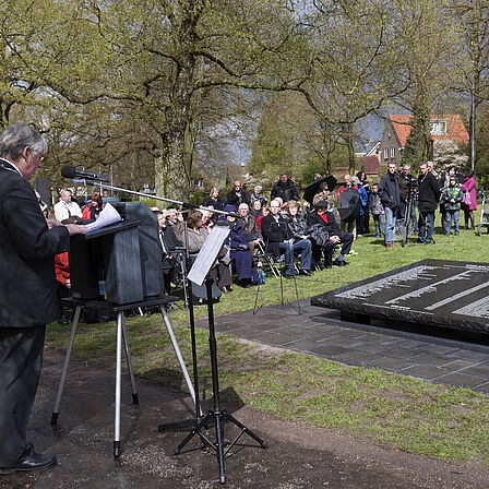 Toespraak bij Joods Monument door burgemeester Van der Knaap